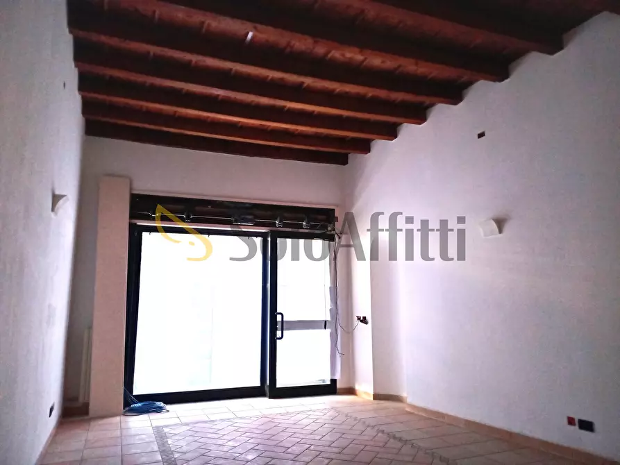 Immagine 2 di Locale commerciale in affitto  in Via Giovanni Giussani 2 a Nova Milanese