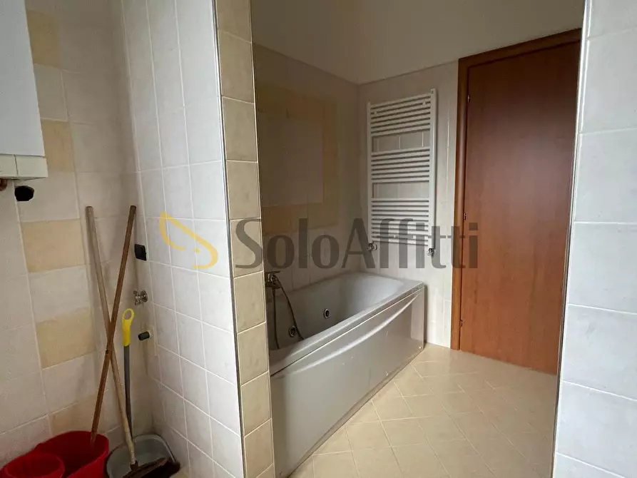 Immagine 15 di Pentalocale in affitto  a Sora