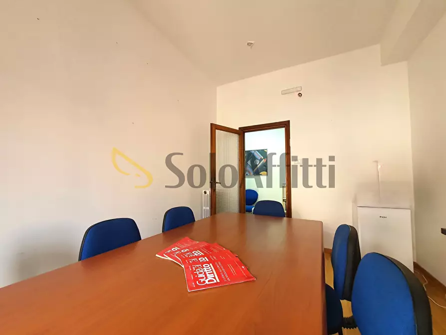 Immagine 6 di Ufficio in affitto  a Catanzaro