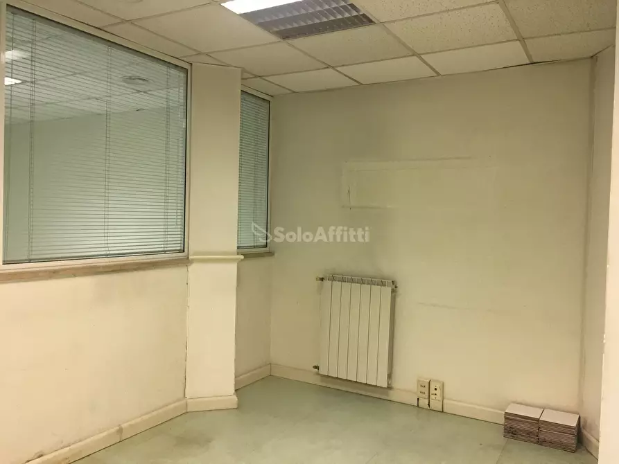 Immagine 11 di Magazzino in affitto  in via degli Estensi 191 a Roma