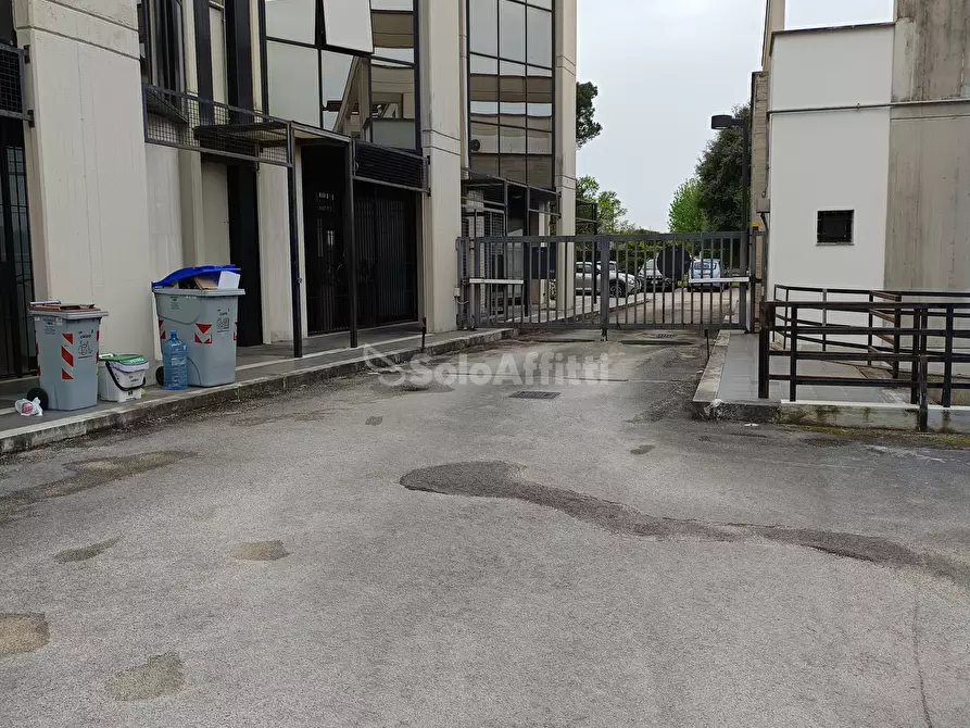 Immagine 1 di Garage in affitto  in Via Isonzo a Latina