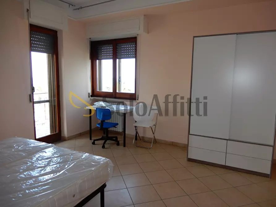 Immagine 10 di Stanza singola in affitto  a Catanzaro