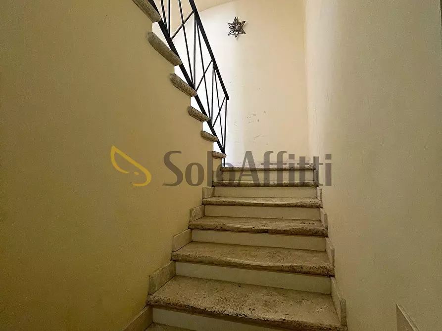 Immagine 36 di Quadrilocale in affitto  in via della Panetteria 45 a Roma