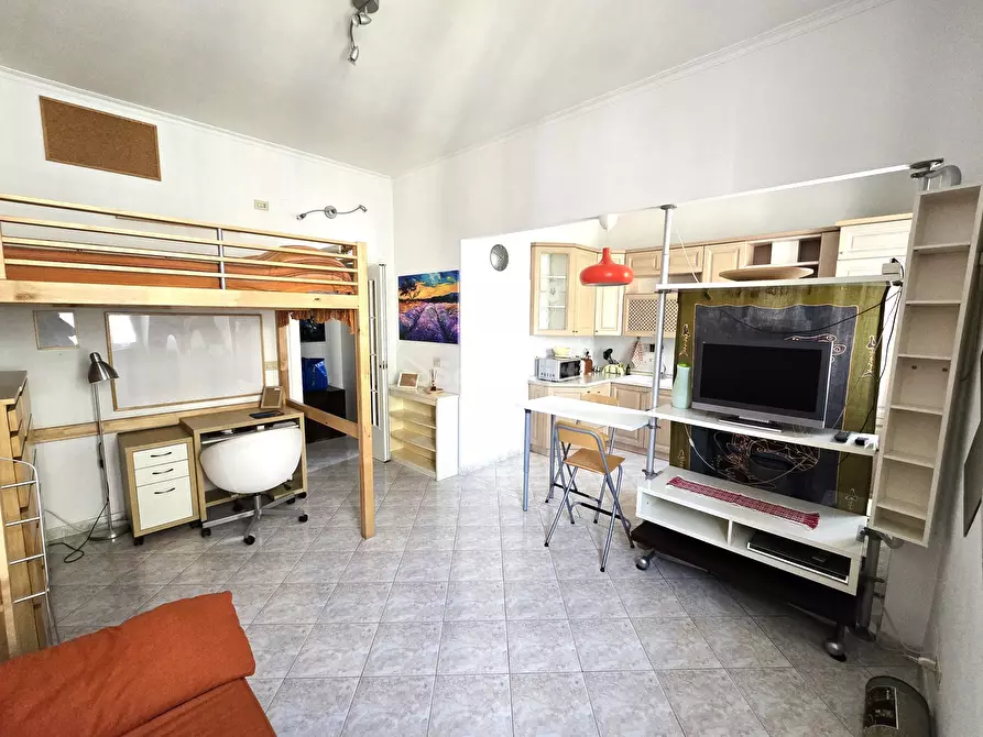 Immagine 14 di Monolocale in affitto  in Via Giuseppe Cei 38 a Roma