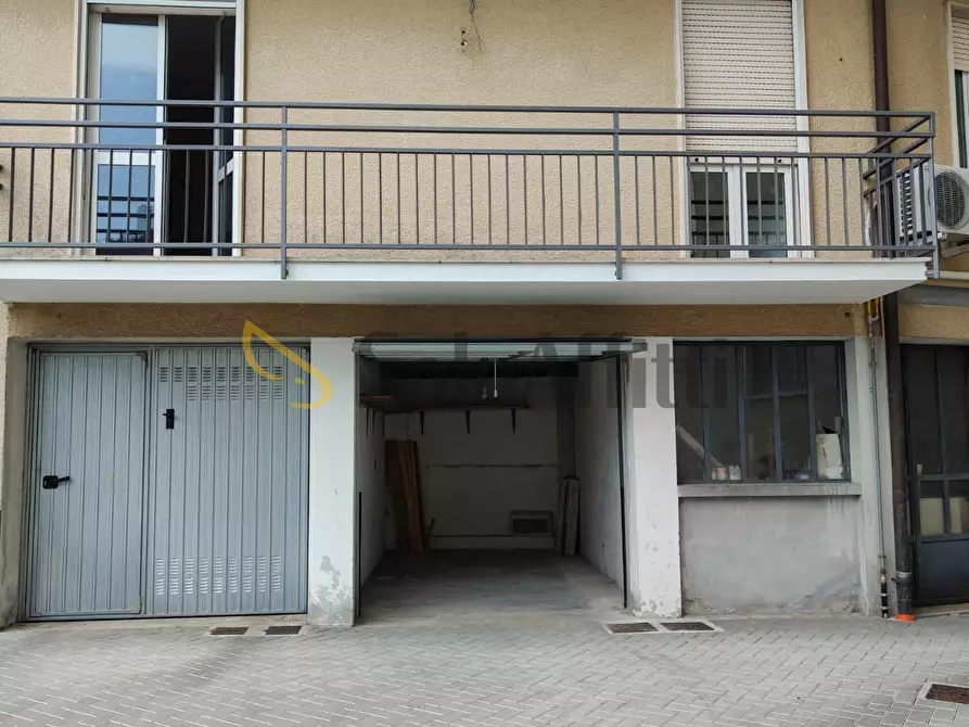 Immagine 14 di Bilocale in affitto  a Gemonio