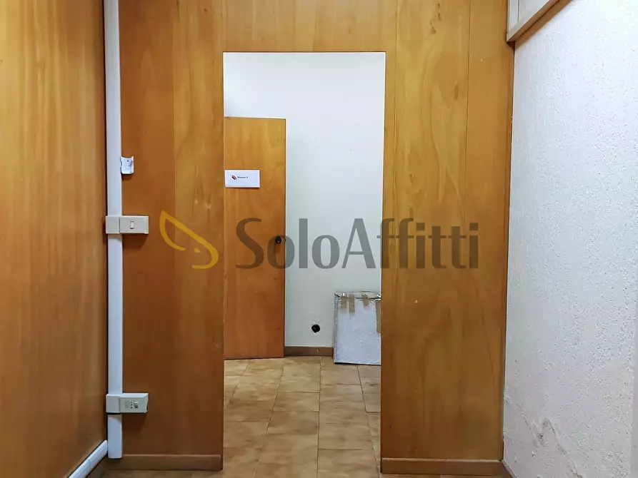 Immagine 28 di Locale commerciale in affitto  in Via del Tempio della Fortuna a Fiumicino