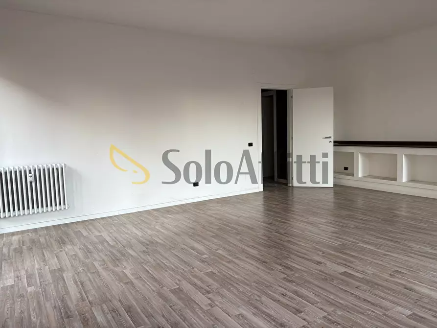 Immagine 7 di Ufficio in affitto  a Busto Arsizio