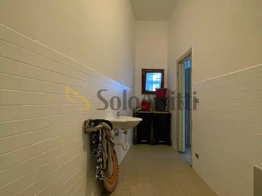 Immagine 9 di Locale commerciale in affitto  a Frosinone