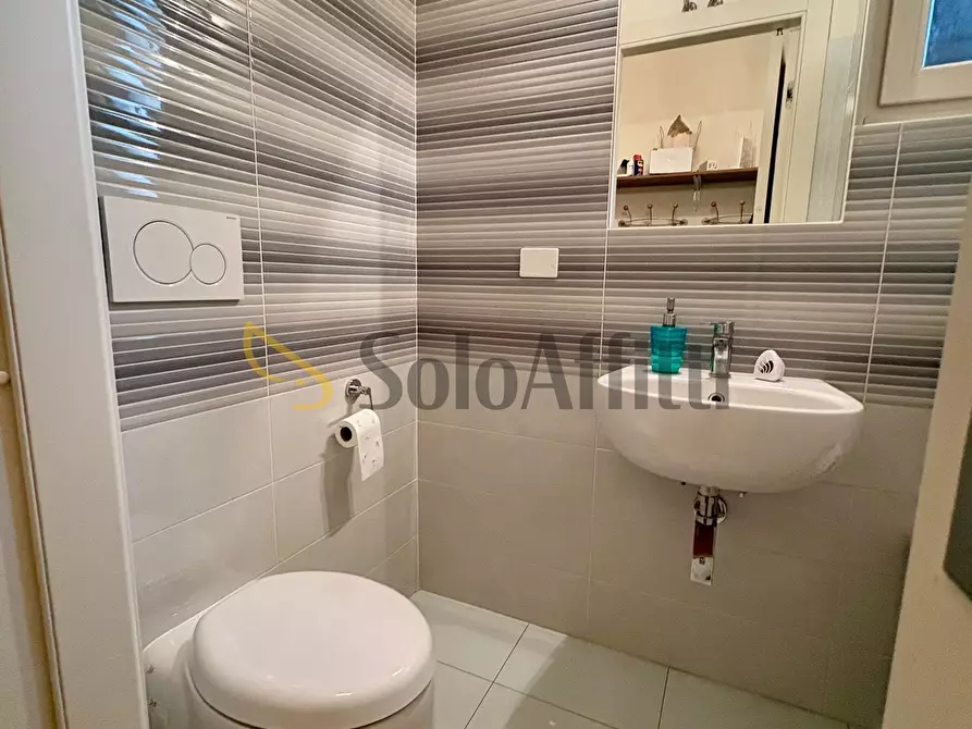 Immagine 12 di Attività commerciale in affitto  in Via Malta a Torino