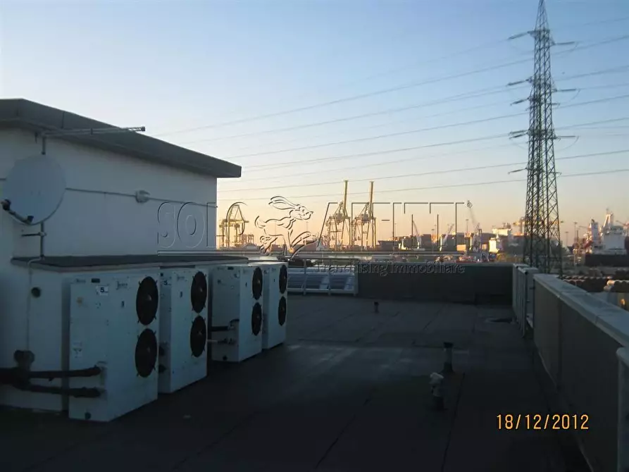 Immagine 2 di Ufficio in affitto  in VIA DELLE CATERATTE 25 a Livorno