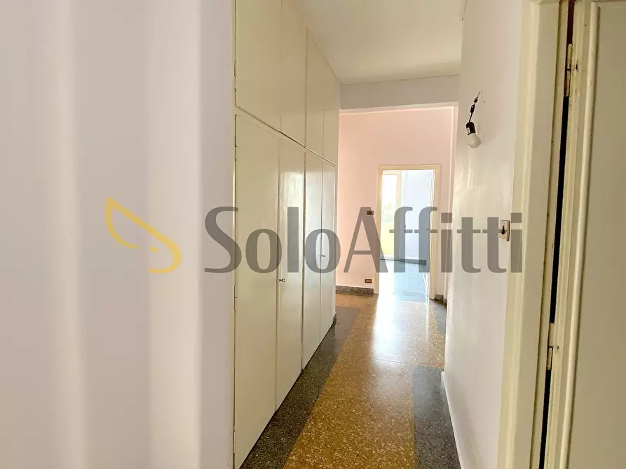 Immagine 10 di Stanza singola in affitto  in via Edoardo Jenner 45 a Roma