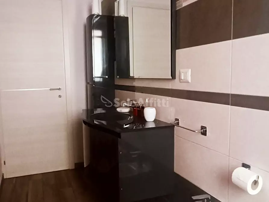 Immagine 14 di Trilocale in affitto  in Corso Giovanni Agnelli 110 a Torino