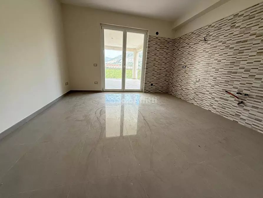 Immagine 23 di Ufficio in affitto  in Via Forche Caudine a Maddaloni