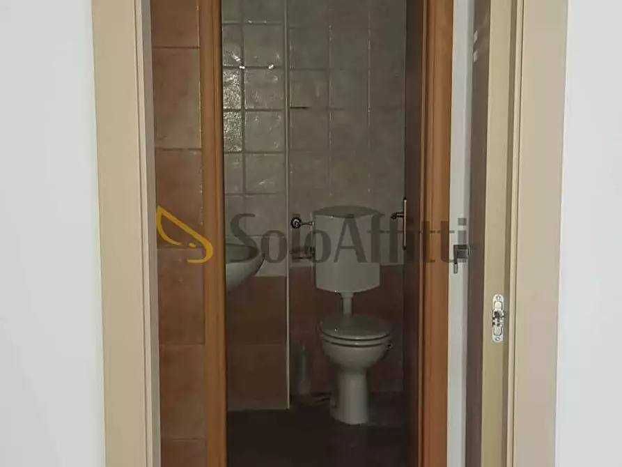 Immagine 9 di Locale commerciale in affitto  in VIA PASSO BUOLE 79 a Torino