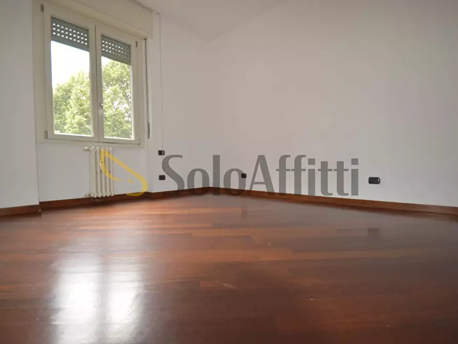 Immagine 14 di Trilocale in affitto  in Via Alfonso Capecelatro 75 a Milano