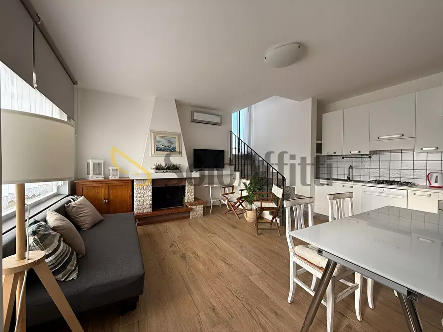 Immagine 1 di Attico in affitto  in Via Lombardia a Nettuno