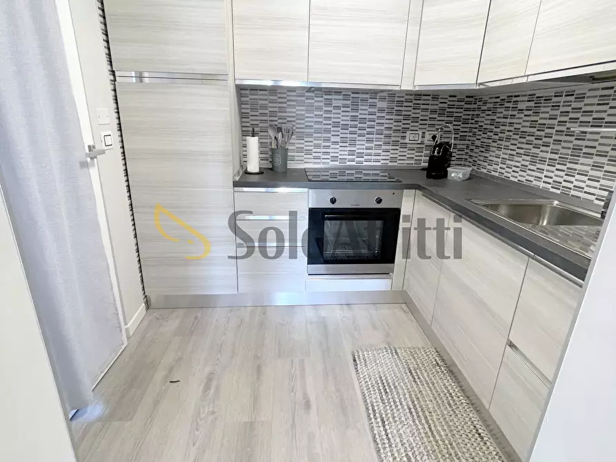 Immagine 4 di Trilocale in affitto  a Sirolo