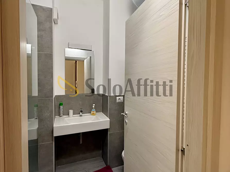 Immagine 18 di Trilocale in affitto  in Via Trino 10 a Torino