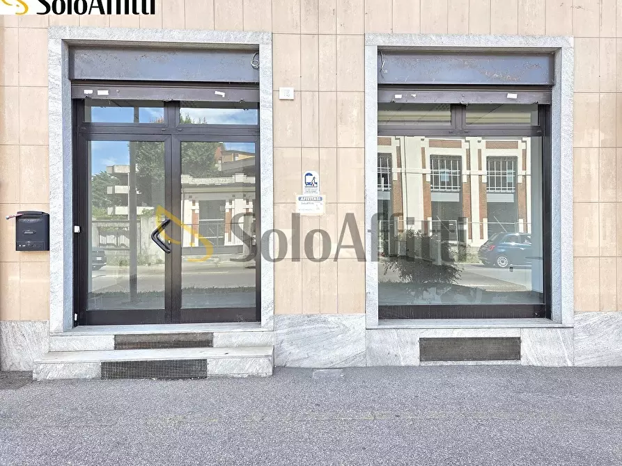 Immagine 7 di Locale commerciale in affitto  in Piazzale Colonnello Ubaldo Panceri 1 a Varedo