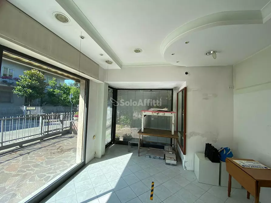 Immagine 4 di Magazzino in affitto  in Via Antonio Guadagnoli 19 a Rimini