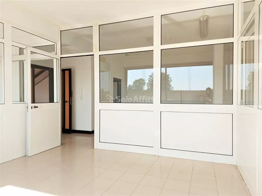 Immagine 18 di Ufficio in affitto  in Via Ivo Oliveti a Fiumicino