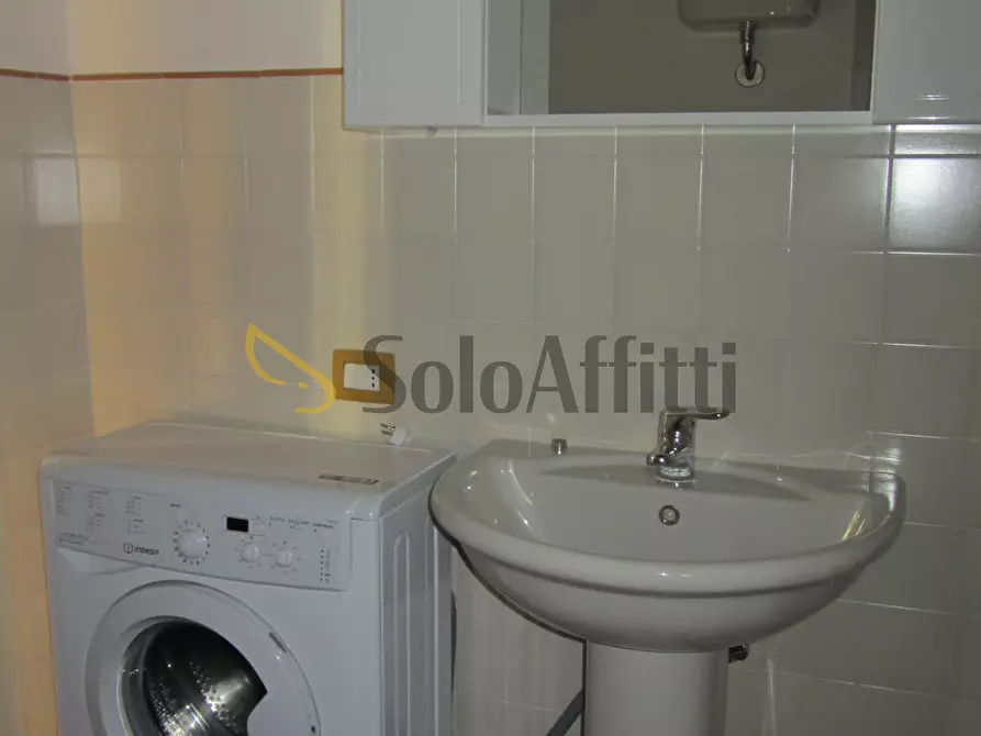 Immagine 8 di Bilocale in affitto  in Via XI Febbraio a Terni