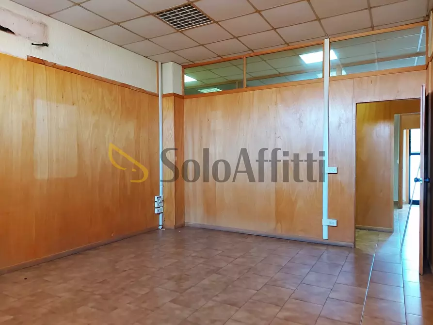 Immagine 21 di Locale commerciale in affitto  in Via del Tempio della Fortuna a Fiumicino