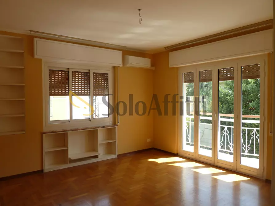 Immagine 10 di Quadrilocale in affitto  in Via Val del Ponte 26 a San Remo