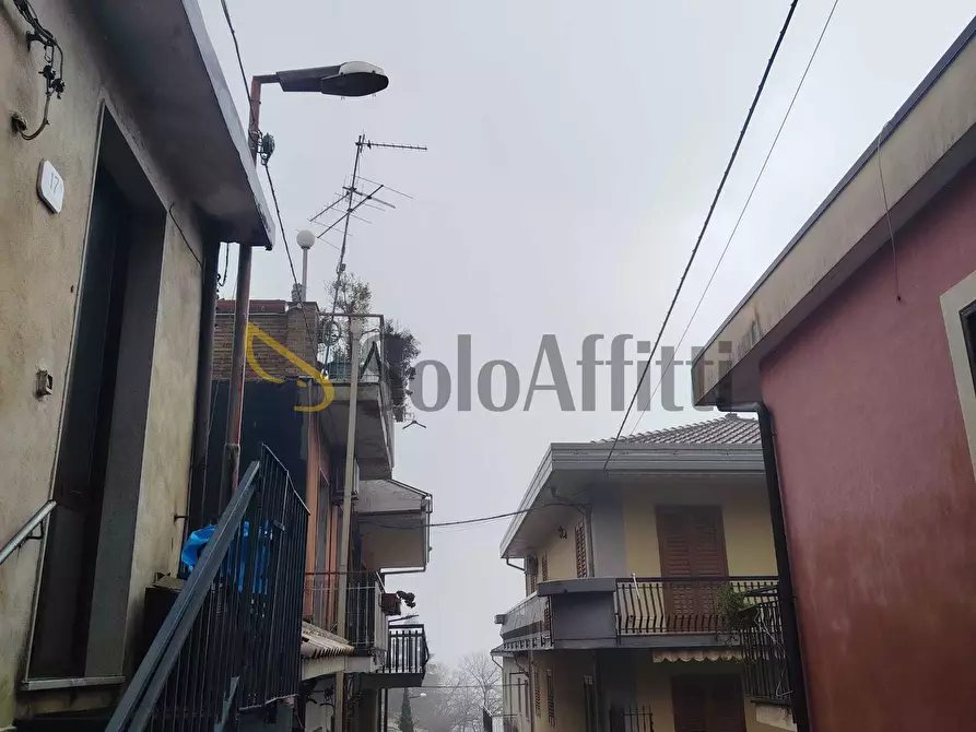 Immagine 14 di Bilocale in affitto  a Zafferana Etnea