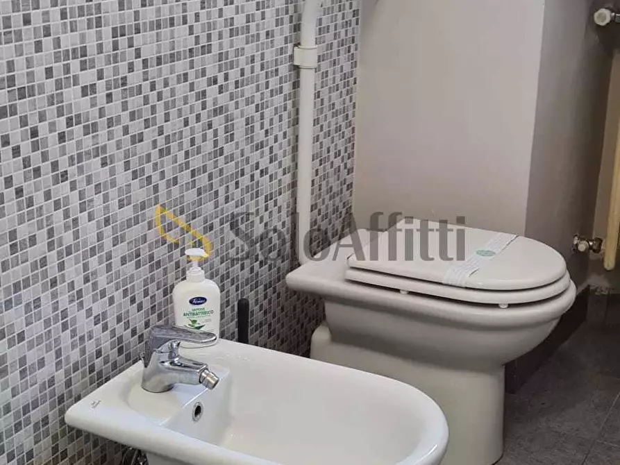 Immagine 26 di Bilocale in affitto  in Via Sostegno 18 a Torino