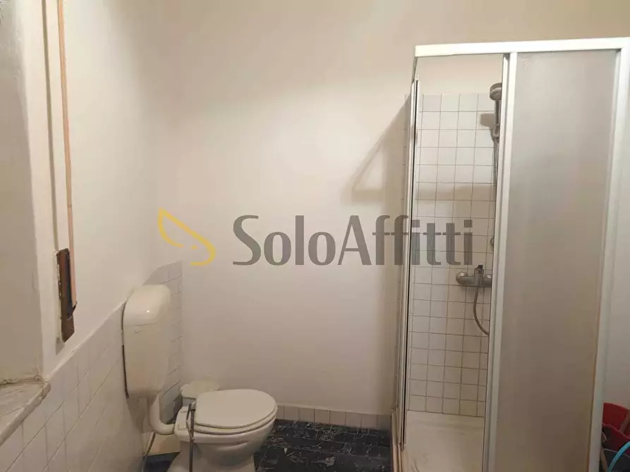 Immagine 8 di Stanza singola in affitto  a Catania