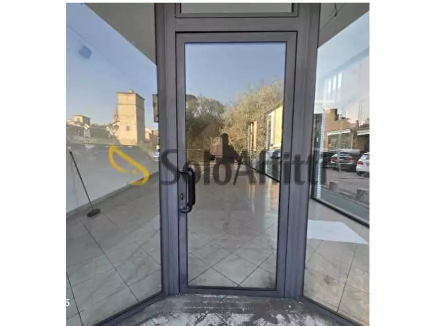 Immagine 2 di Locale commerciale in affitto  in Via Nino Tavoni a Vignola