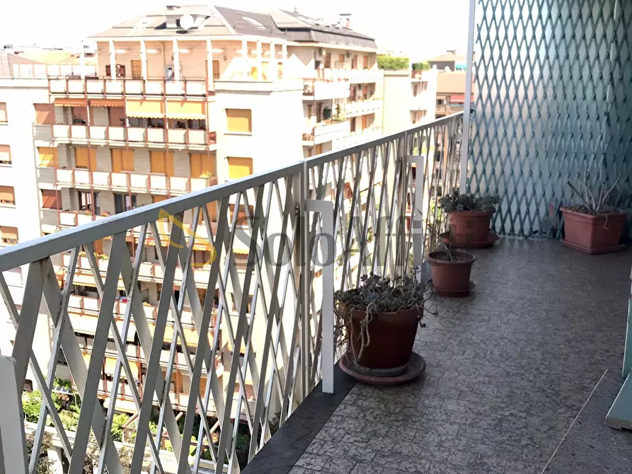 Immagine 9 di Quadrilocale in affitto  in Piazza del Monastero 10 a Torino
