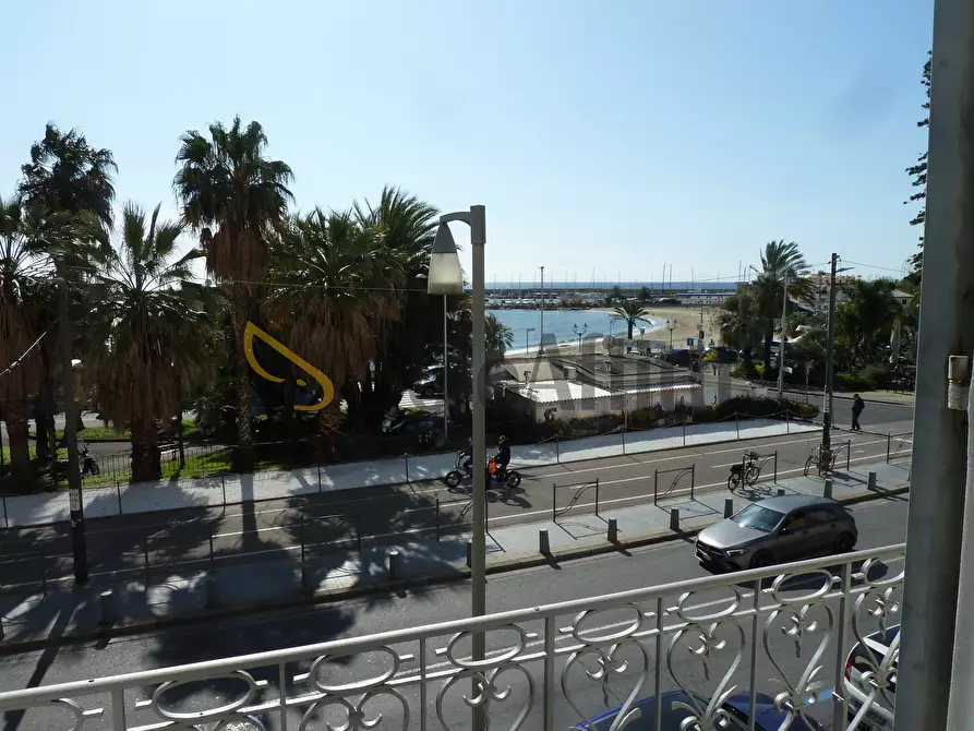 Immagine 14 di Trilocale in affitto  in Corso Orazio Raimondo 153 a San Remo