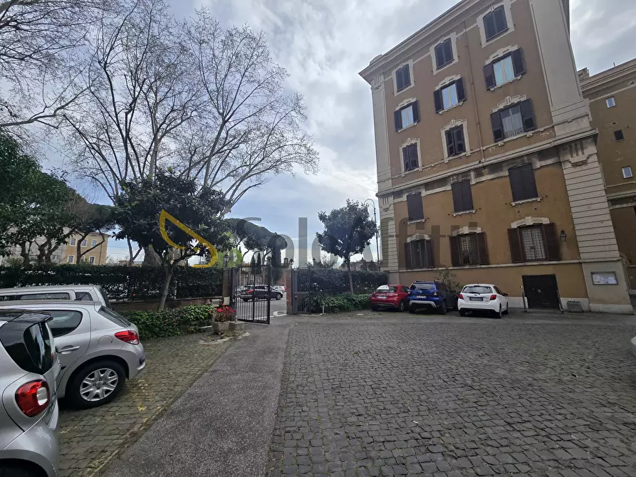 Immagine 22 di Trilocale in affitto  in Piazza di Santa Croce in Gerusalemme 1 a Roma