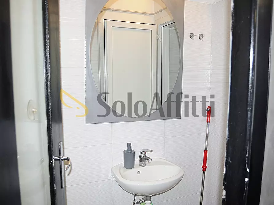 Immagine 11 di Locale commerciale in affitto  in Via Vittorio Asinari di Bernezzo 33d a Torino