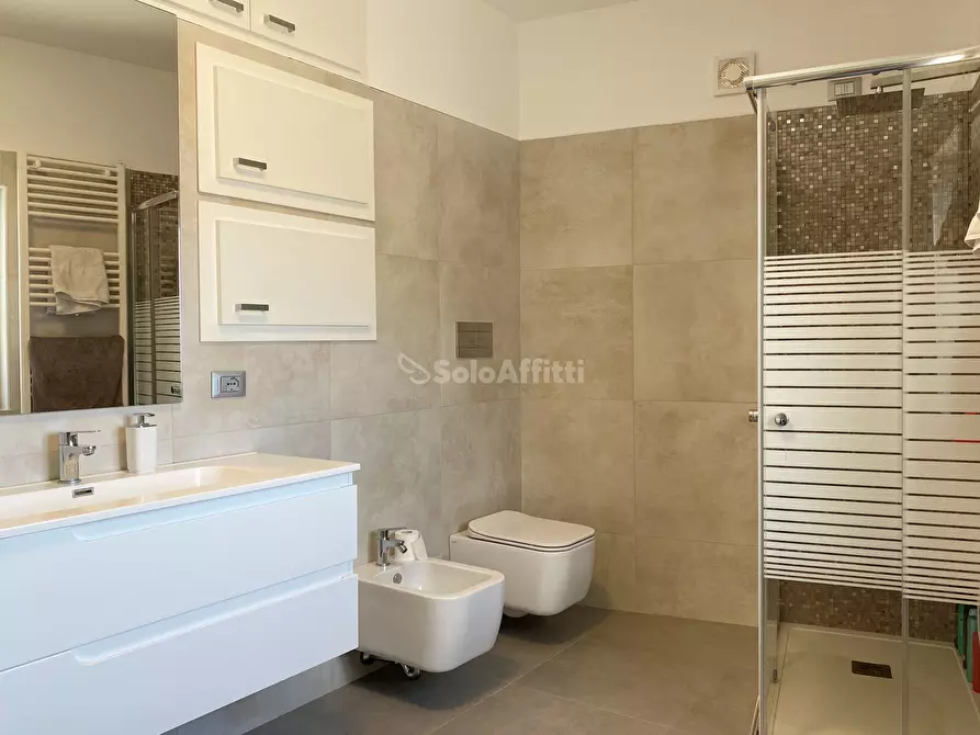 Immagine 10 di Stanza singola in affitto  a Catanzaro