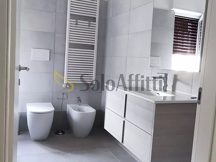 Immagine 9 di Bilocale in affitto  in via adige a Cusano Milanino