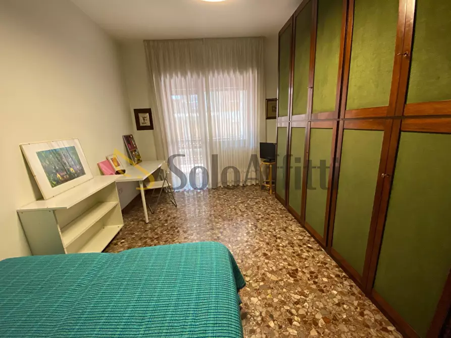 Immagine 19 di Stanza singola in affitto  in Via Ferrarecce 57 a Caserta