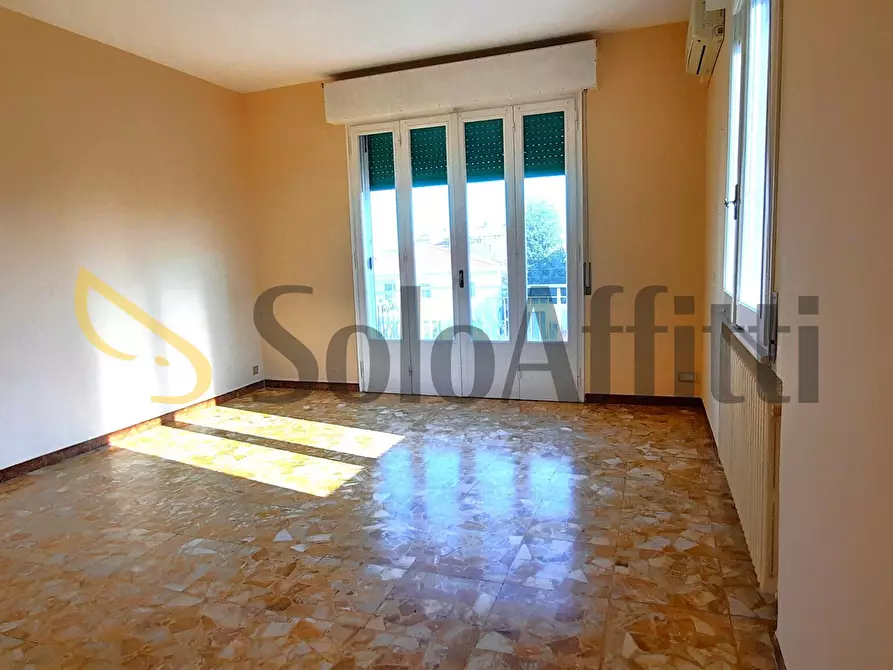 Immagine 10 di Trilocale in affitto  a Medolla