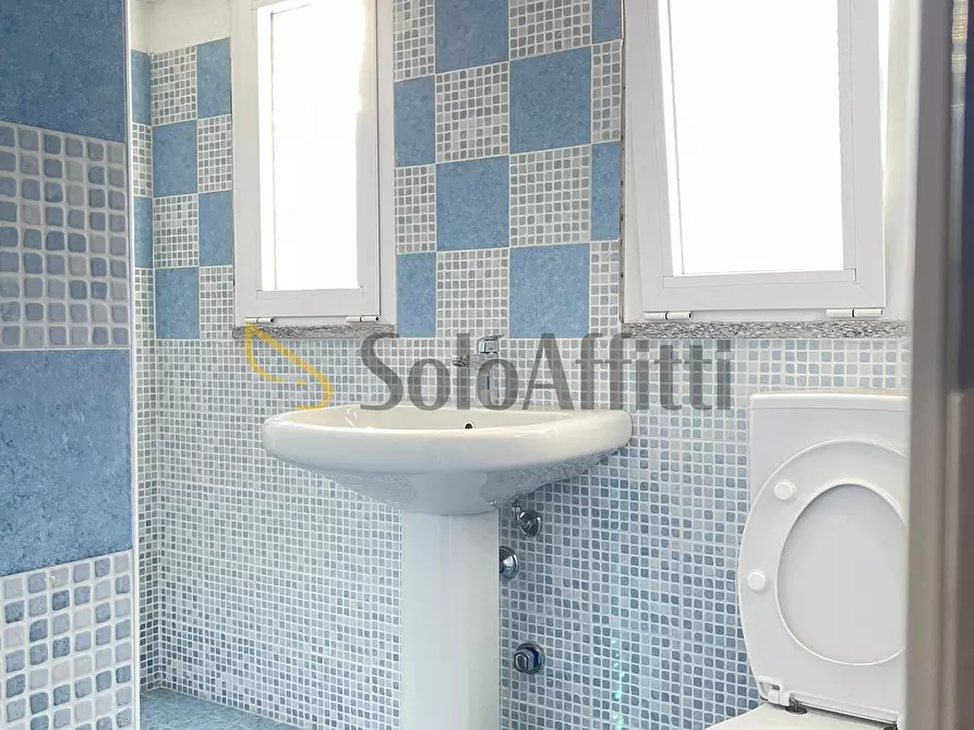 Immagine 12 di Locale commerciale in affitto  a Gallarate