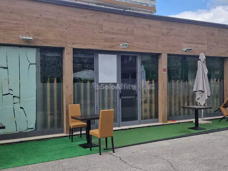 Immagine 7 di Locale commerciale in affitto  a Frosinone