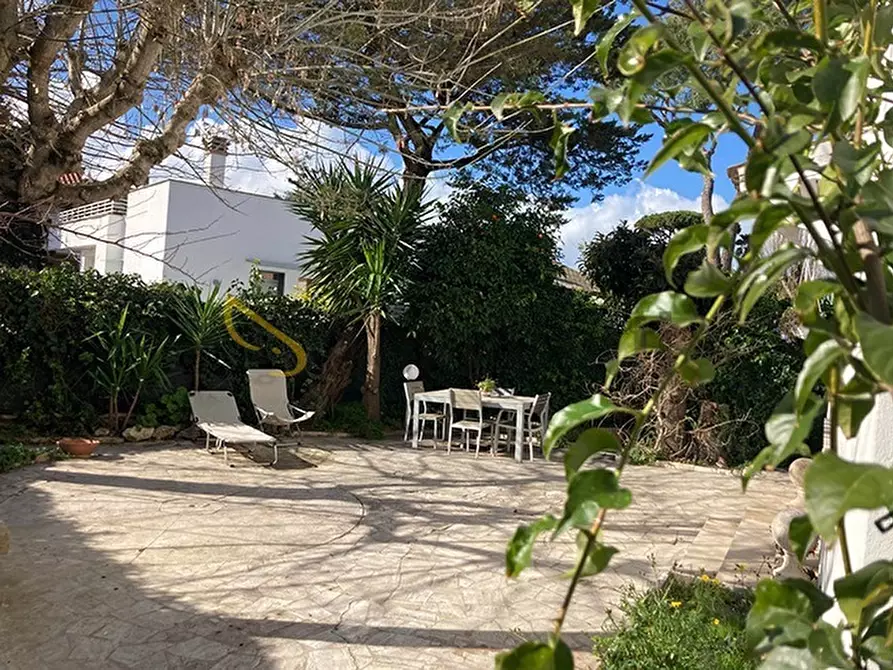 Immagine 1 di Villa in affitto  in Via Riccione a Fiumicino
