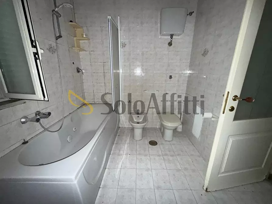 Immagine 27 di Trilocale in affitto  in Via dei Giardini 33 a Caserta