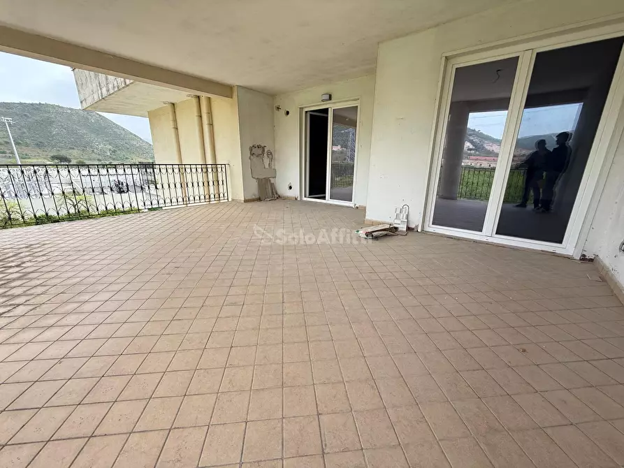 Immagine 21 di Ufficio in affitto  in Via Forche Caudine a Maddaloni