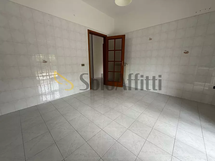 Immagine 15 di Pentalocale in affitto  in Via Assunta 46 a Caserta