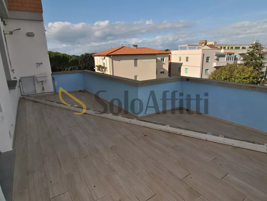 Immagine 13 di Quadrilocale in affitto  in Via dei Pensieri 89 a Livorno