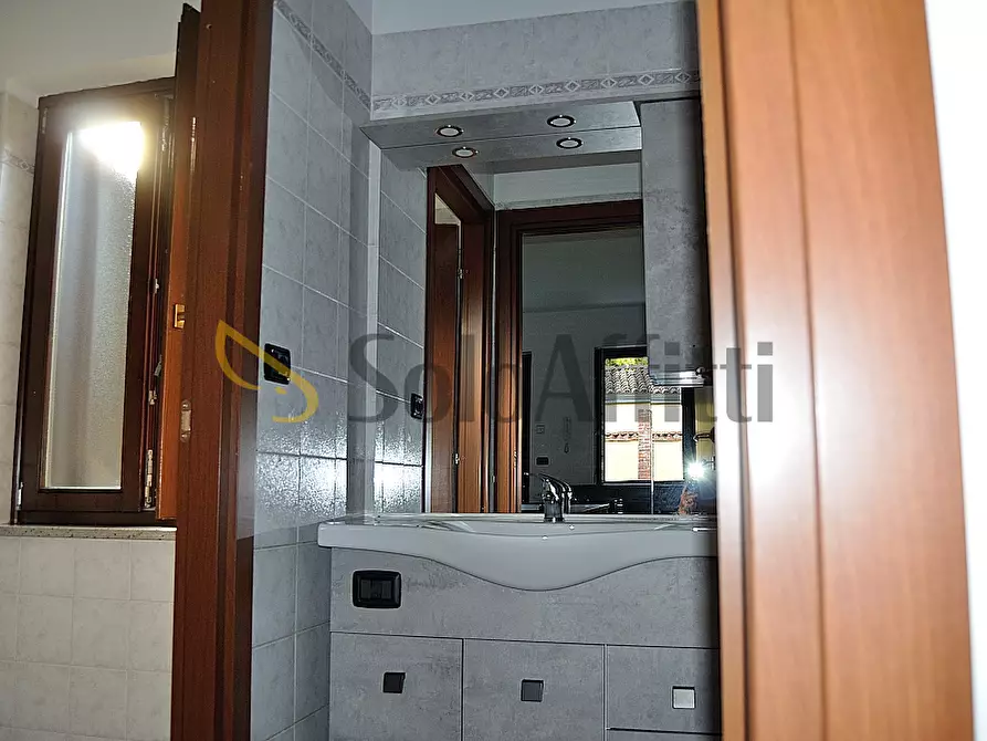 Immagine 14 di Trilocale in affitto  in Via Fornaci 45 a Settimo Torinese