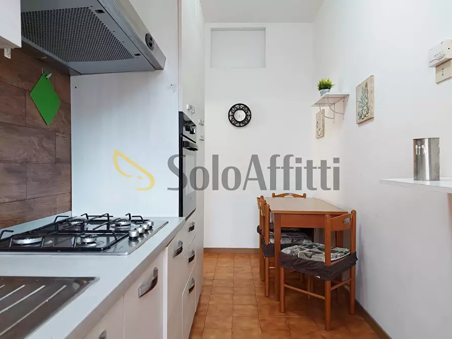 Immagine 14 di Trilocale in affitto  in Viale Vasco de Gama a Roma