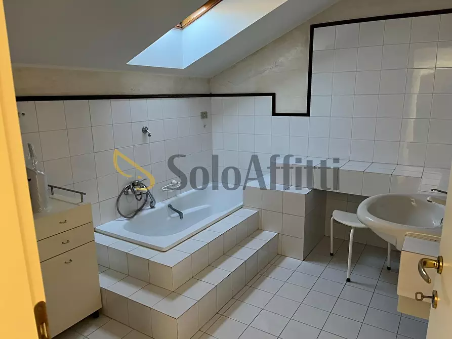 Immagine 16 di Trilocale in affitto  in Via Giovanni Pascoli a Santarcangelo Di Romagna